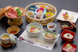 長湯温泉のお料理・大分県の山の幸・海の幸をふんだんに取り入れた地産地消の郷土料理をお楽しみください