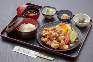 ●鶏の唐揚げ御膳 ￥1,100円｜長湯温泉のお料理・大分県の温泉で食べる定食・和食・郷土料理ならかじか庵へ