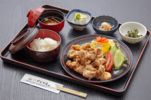 ●鶏の唐揚げ御膳 ￥880円｜長湯温泉のお料理・大分県の温泉で食べる定食・和食・郷土料理ならかじか庵へ