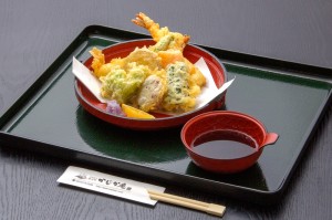 ●天ぷら盛り合わせ ￥1,100円｜長湯温泉のお料理・大分県の温泉で食べる定食・和食・郷土料理ならかじか庵へ