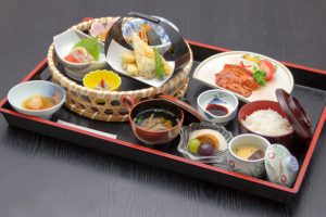 ●ゆの花御膳 ￥1,800円｜長湯温泉のお料理・大分県の温泉で食べる定食・和食・郷土料理ならかじか庵へ