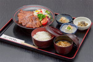 ●特製豚みそ御膳　800円｜長湯温泉のお料理・大分県の温泉で食べる定食・和食・郷土料理ならかじか庵へ