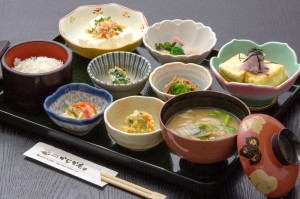 ●田舎造り豆腐御膳 ￥1,300円｜長湯温泉のお料理・大分県の温泉で食べる定食・和食・郷土料理ならかじか庵へ
